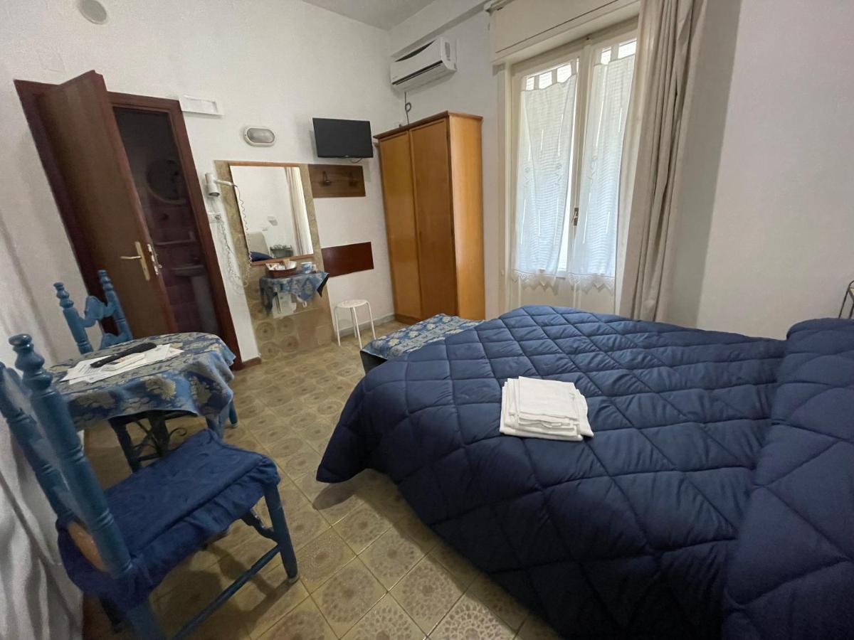 Economy Double or Twin Room,1179026596:JPEG