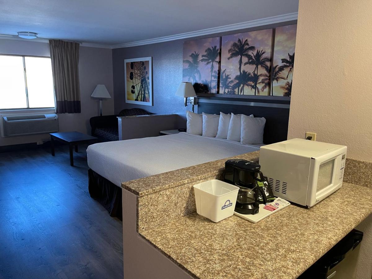 King Room - Non-Smoking