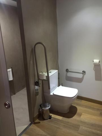 Superior Double Room Shower,1207642924:JPEG