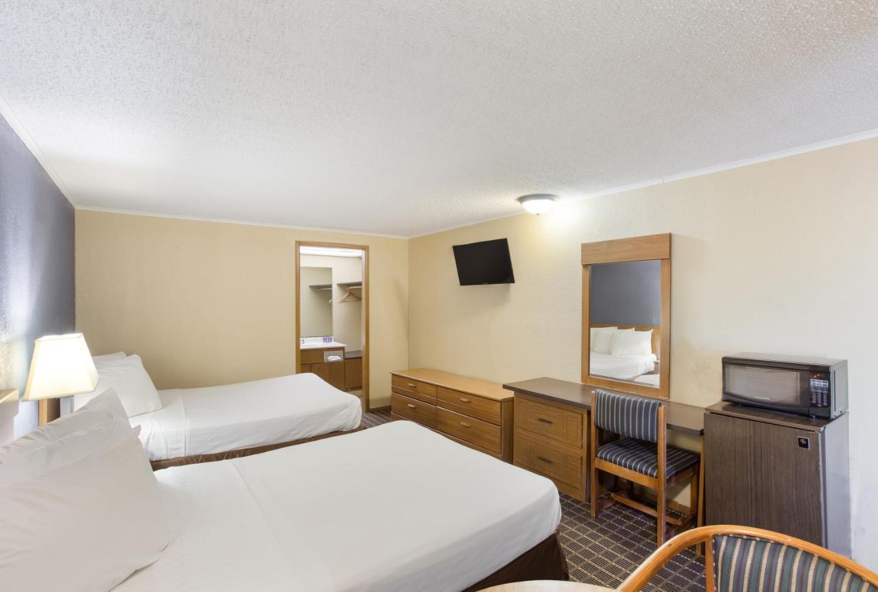 Double Room Two Double Beds Smoking