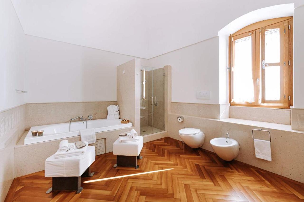 Queen Suite Spa Bath