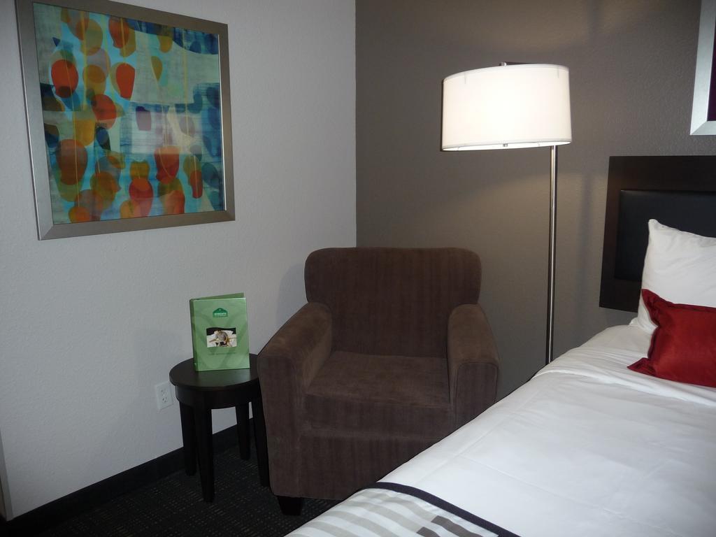 Queen Room Two Queen Beds Non-Smoking