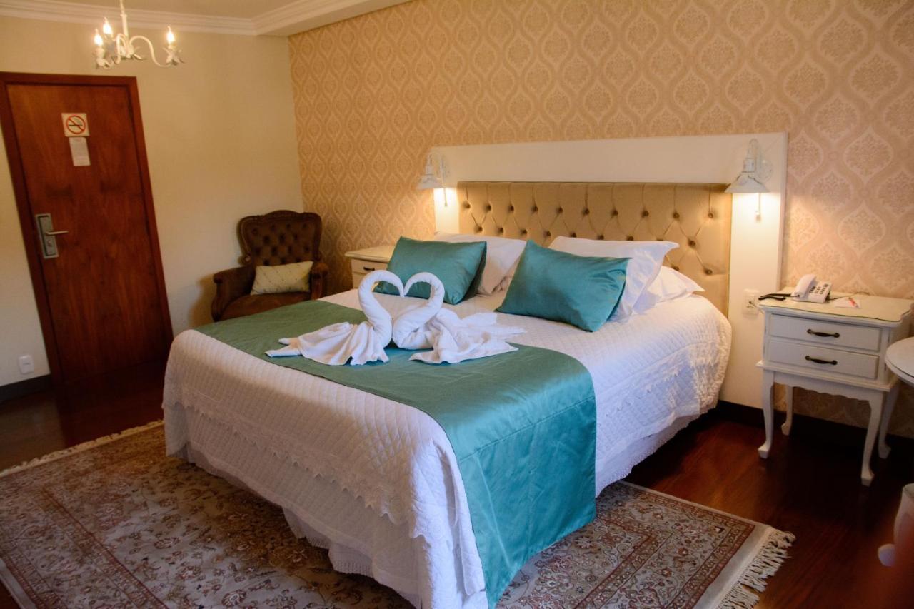 Deluxe Suite Spa Bath