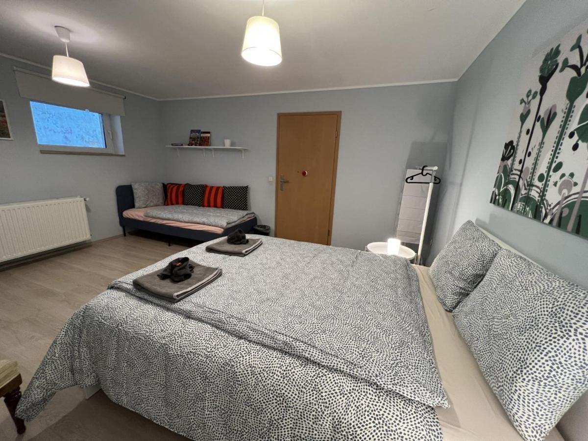 Dreibettzimmer mit Gemeinschaftsbad