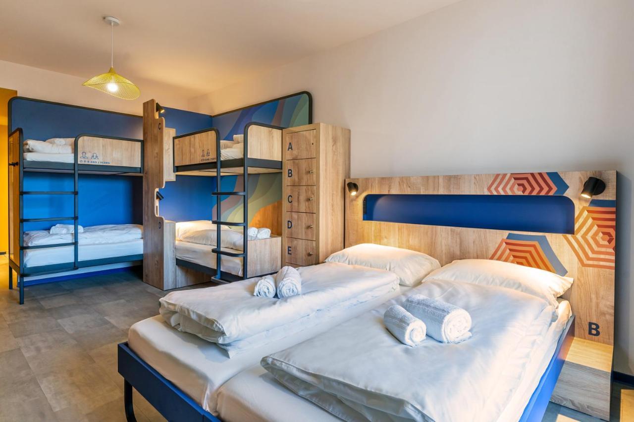 Chambre avec 5 Lits