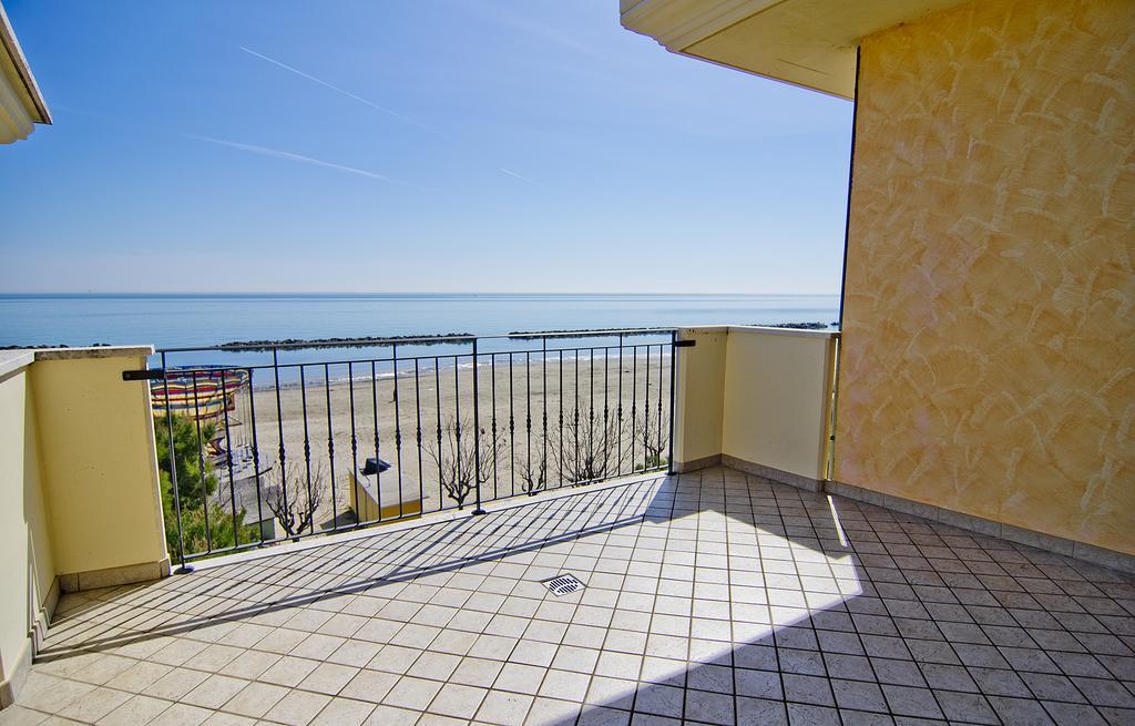 Due Camere Matrimoniali Adiacenti con Terrazza