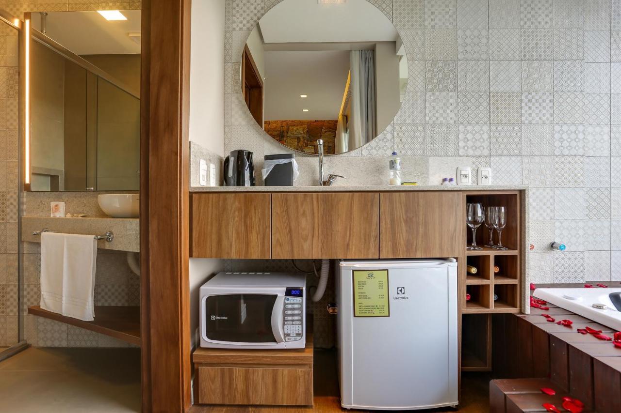 Deluxe Suite Spa Bath