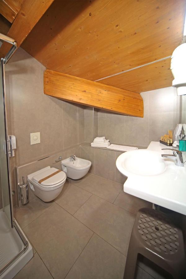 Double Room Partial Lake View