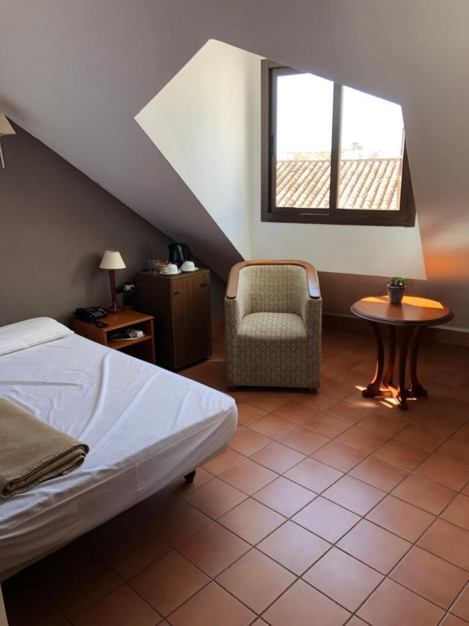 Single Room Private Bathroom