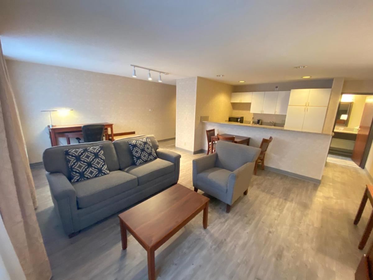 Two-Bedroom Suite - Non-Smoking,1186259458:JPEG