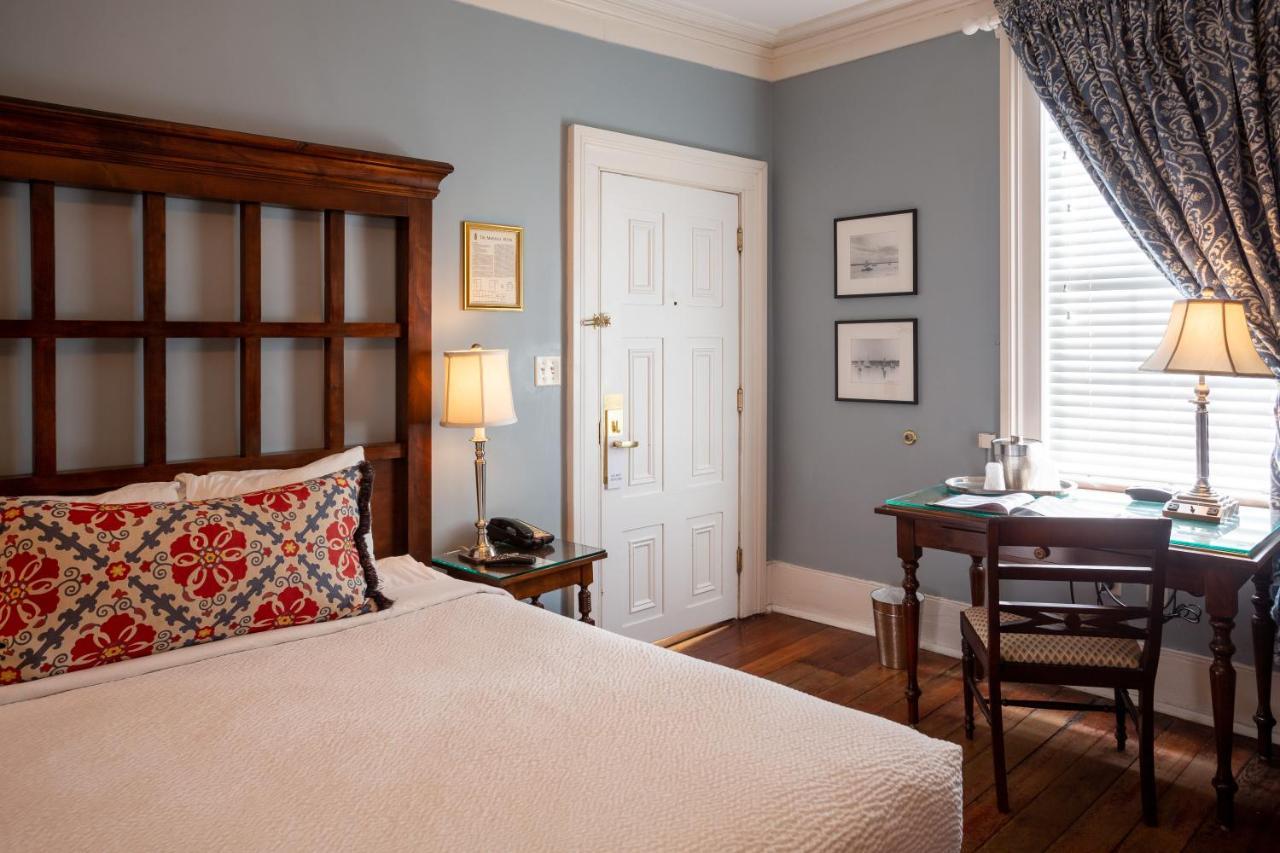 Classic Queen Room