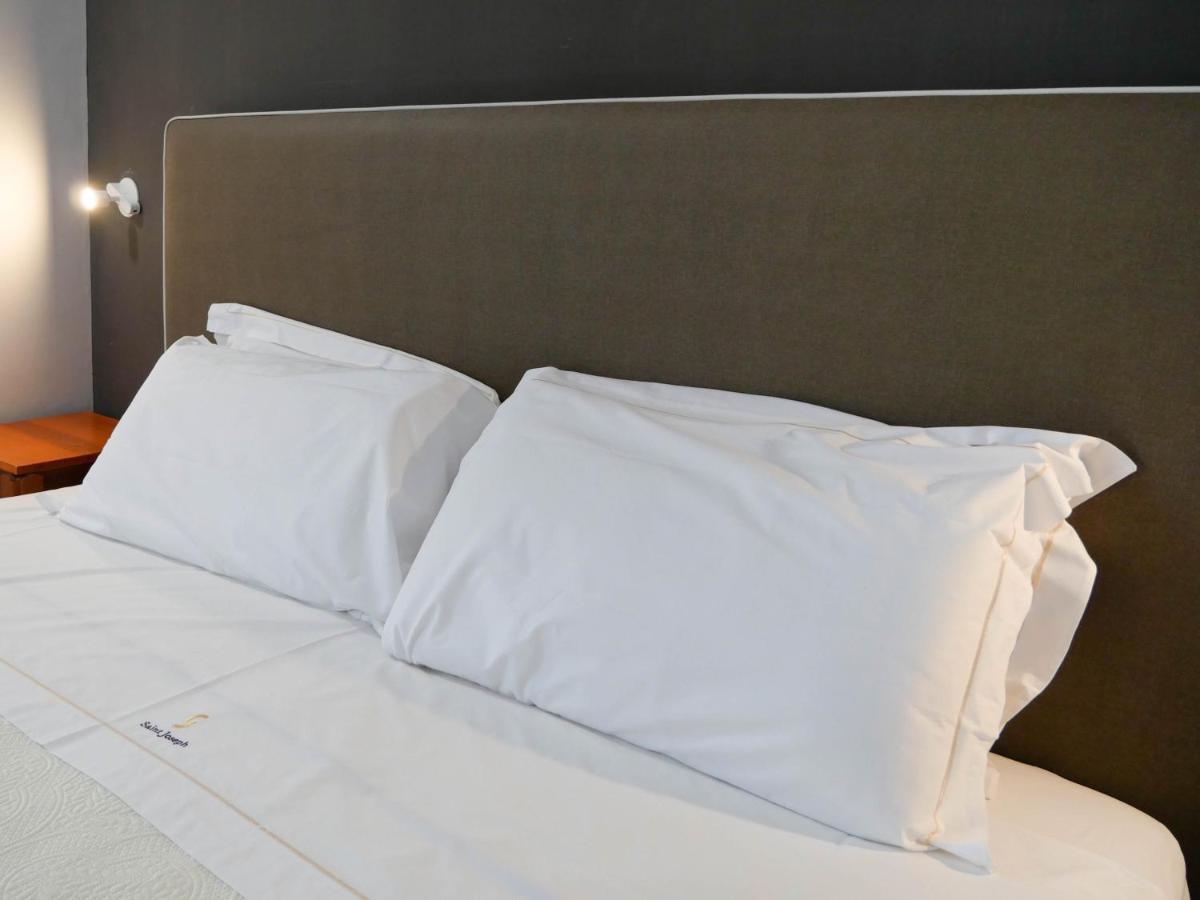 Deluxe Double or Twin Room Side Sea View