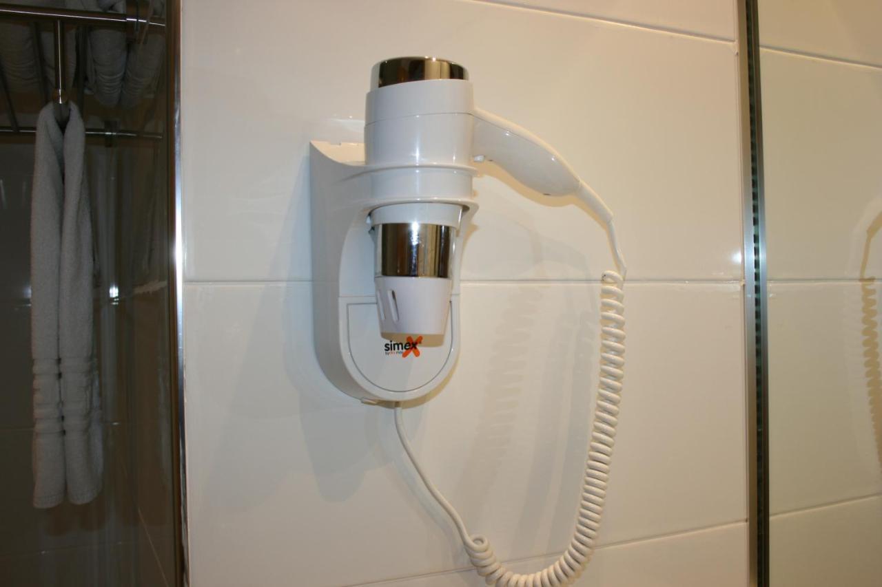 Grote Kamer met 2 Bedden