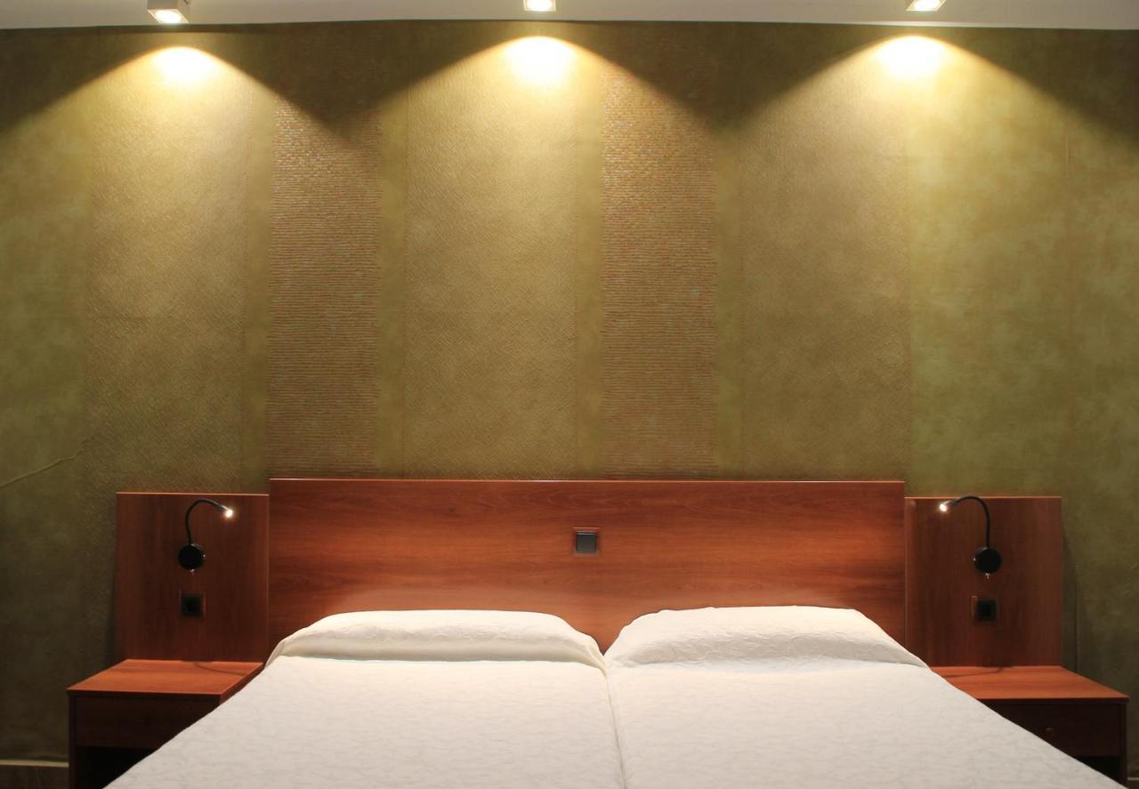 Double or Twin Room with Front Sea View (2 Adults + 1 Child),1263369487:JPEG