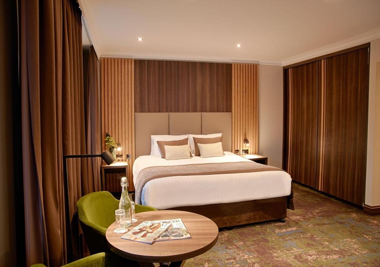 Deluxe Zimmer mit Kingsize-Bett mit Flussblick