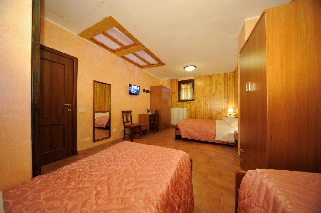 Quadruple Room Private Bathroom