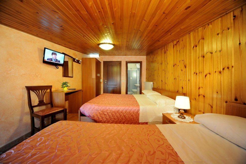 Triple Room Bathroom