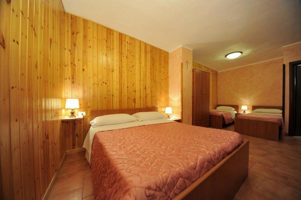 Quadruple Room Private Bathroom
