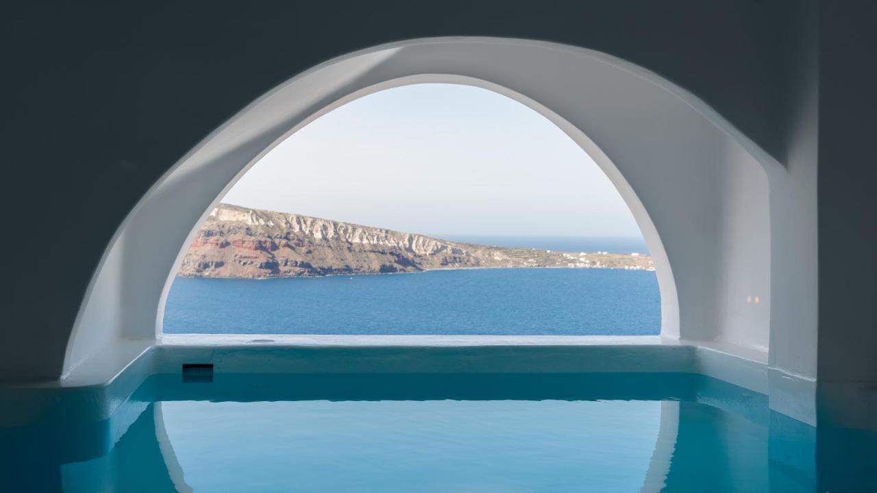Premium Suite Cave Heated Plunge Pool Jets