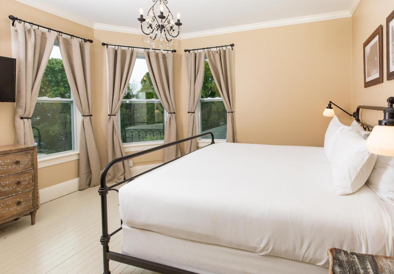 King Room Lake View