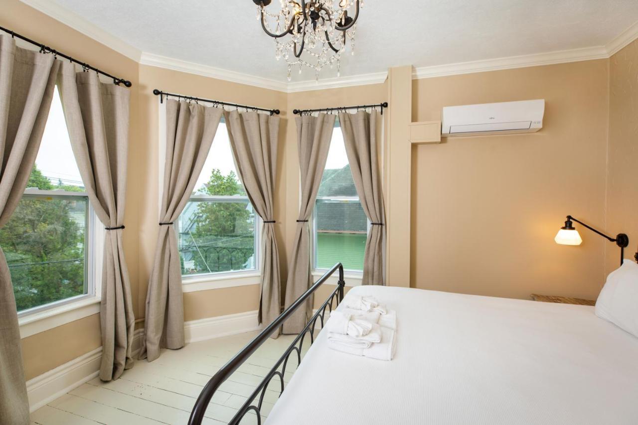 King Room Lake View