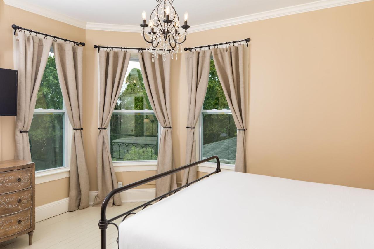 King Room Lake View