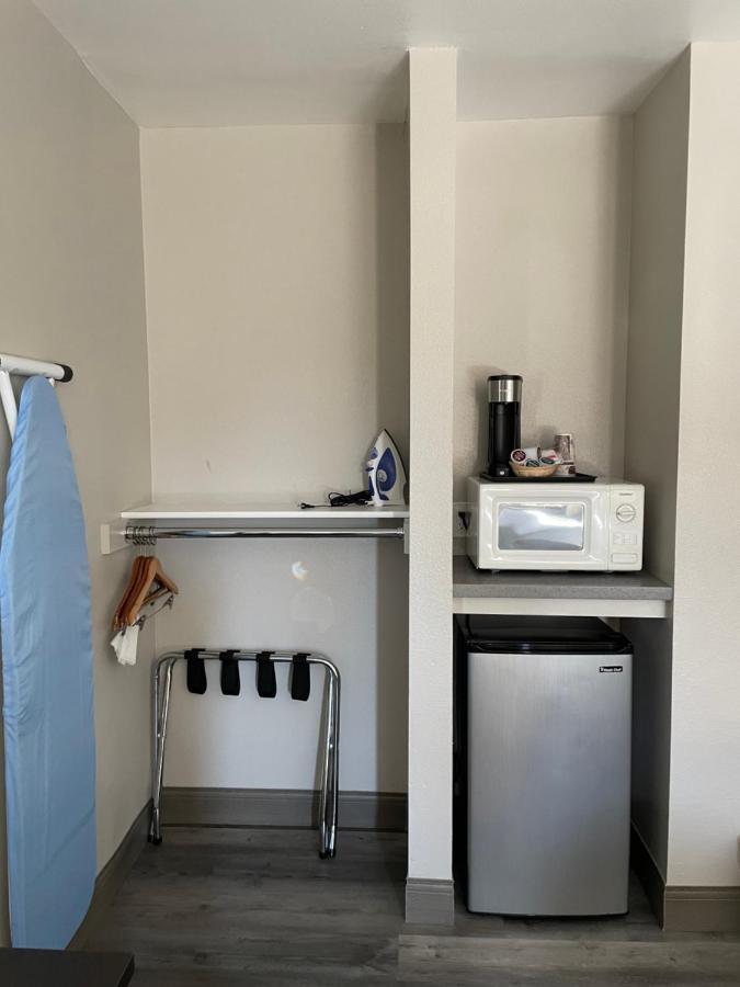 Queen Room - Non-Smoking,1211101552:JPEG