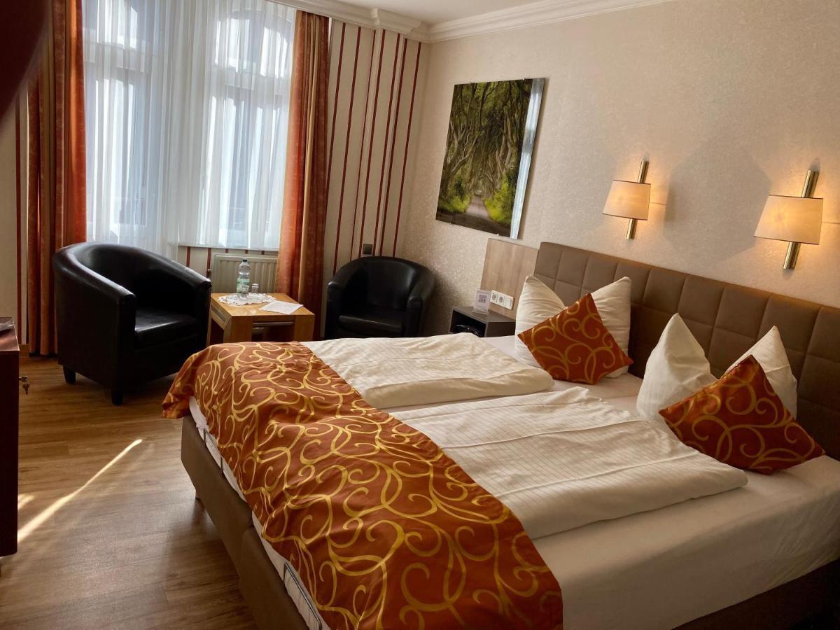 Double Room with Bay Window and Balcony,1187798023:JPEG