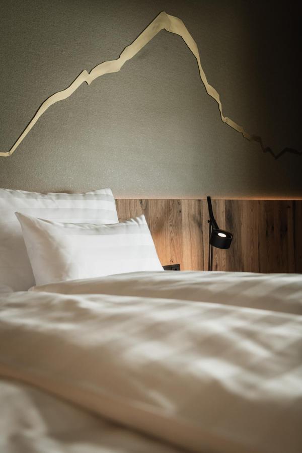 Deluxe Double Room Mountain View