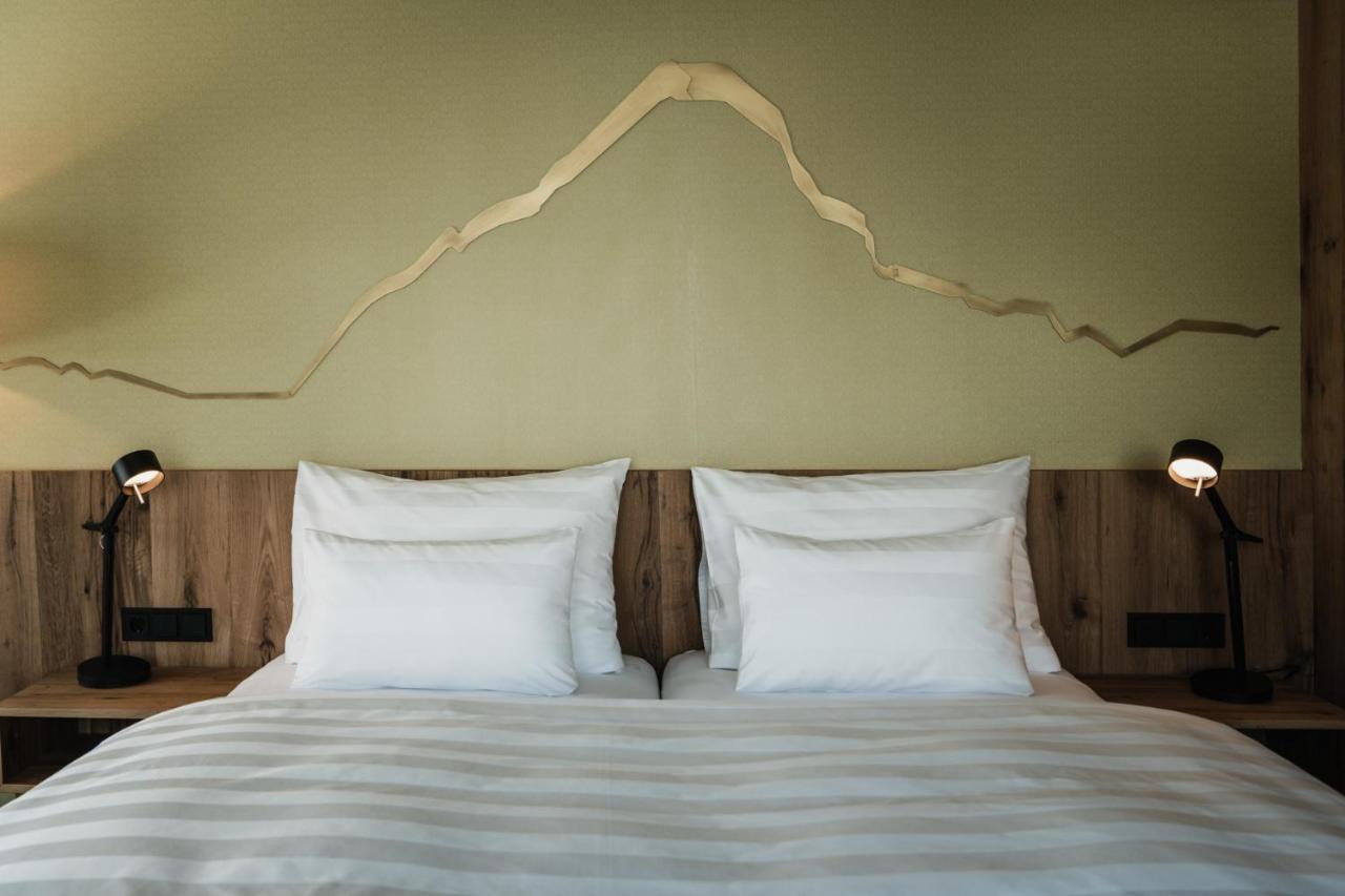 Double Room Mountain View