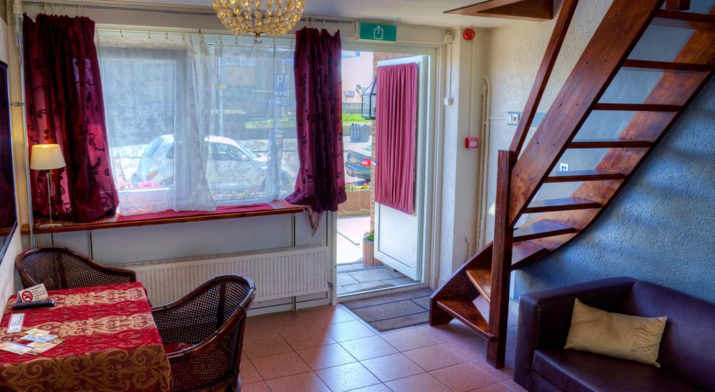 Apartment with Terrace,118854703:JPEG