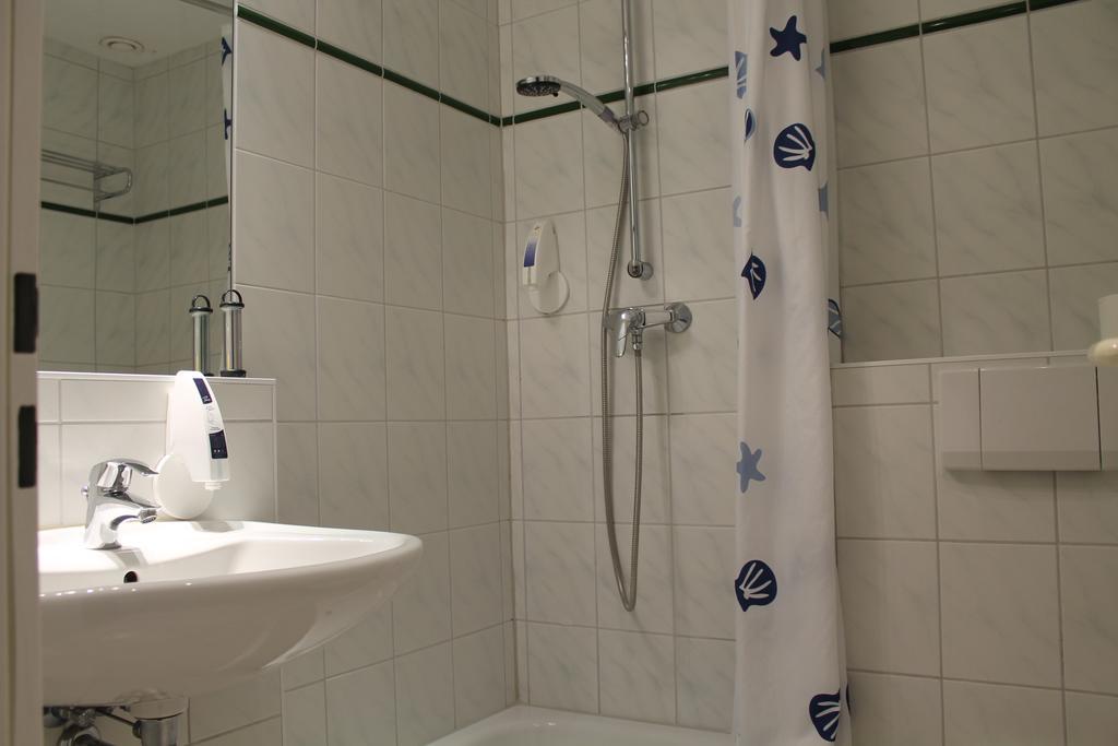 Standard Double or Twin Room,398131263:JPEG