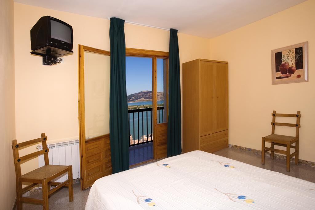 Classic Double or Twin Room with Balcony,115741892:JPEG