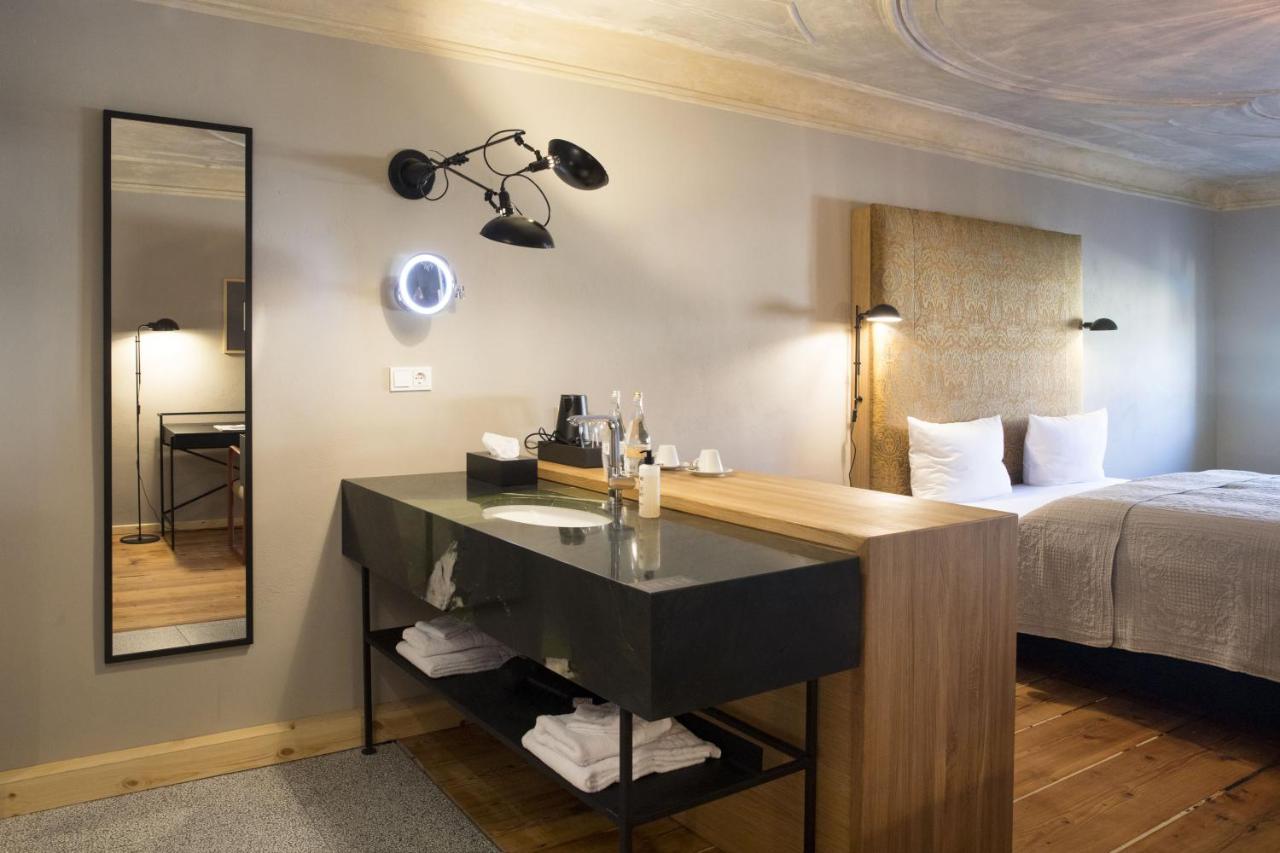 Superior "En Suite" L Marktblick