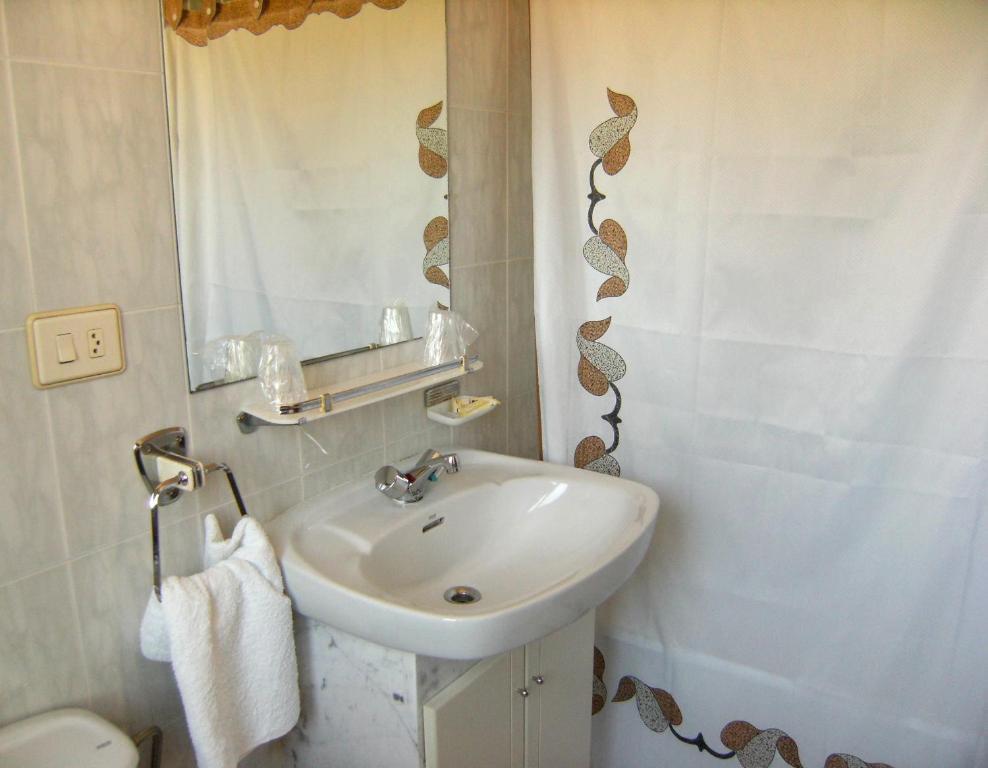 Double or Twin Room,11992634:JPEG