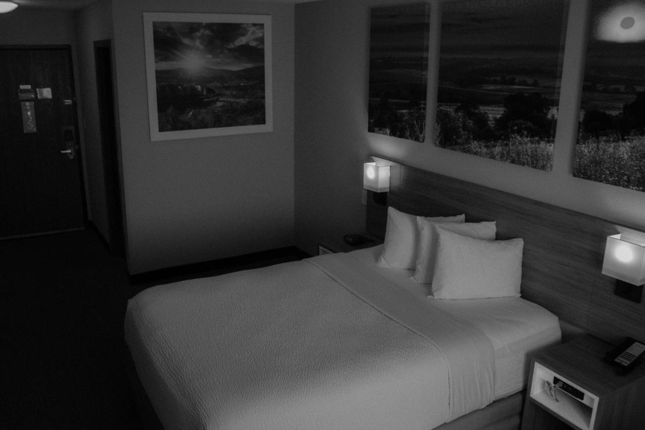 Queen Room Non-Smoking