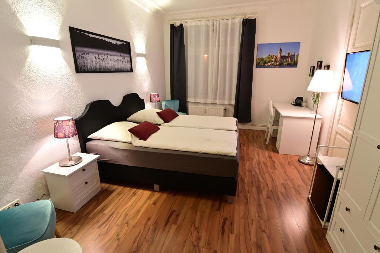 Double or Twin Room Private External Bathroom