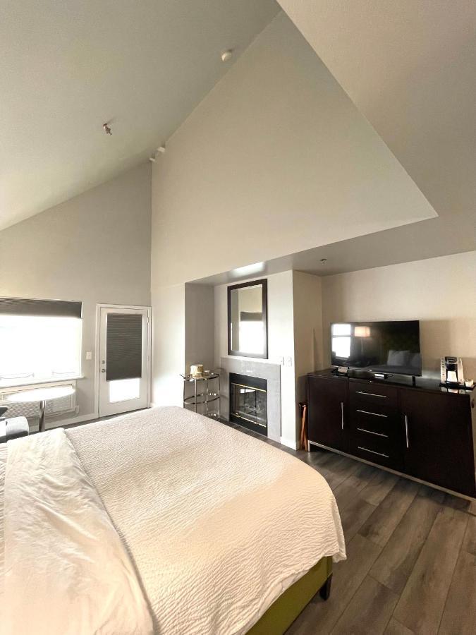 Premium King Room