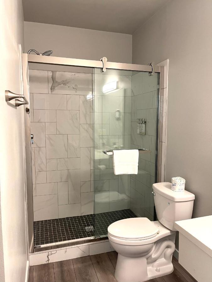 Premium Double with Two Full Beds