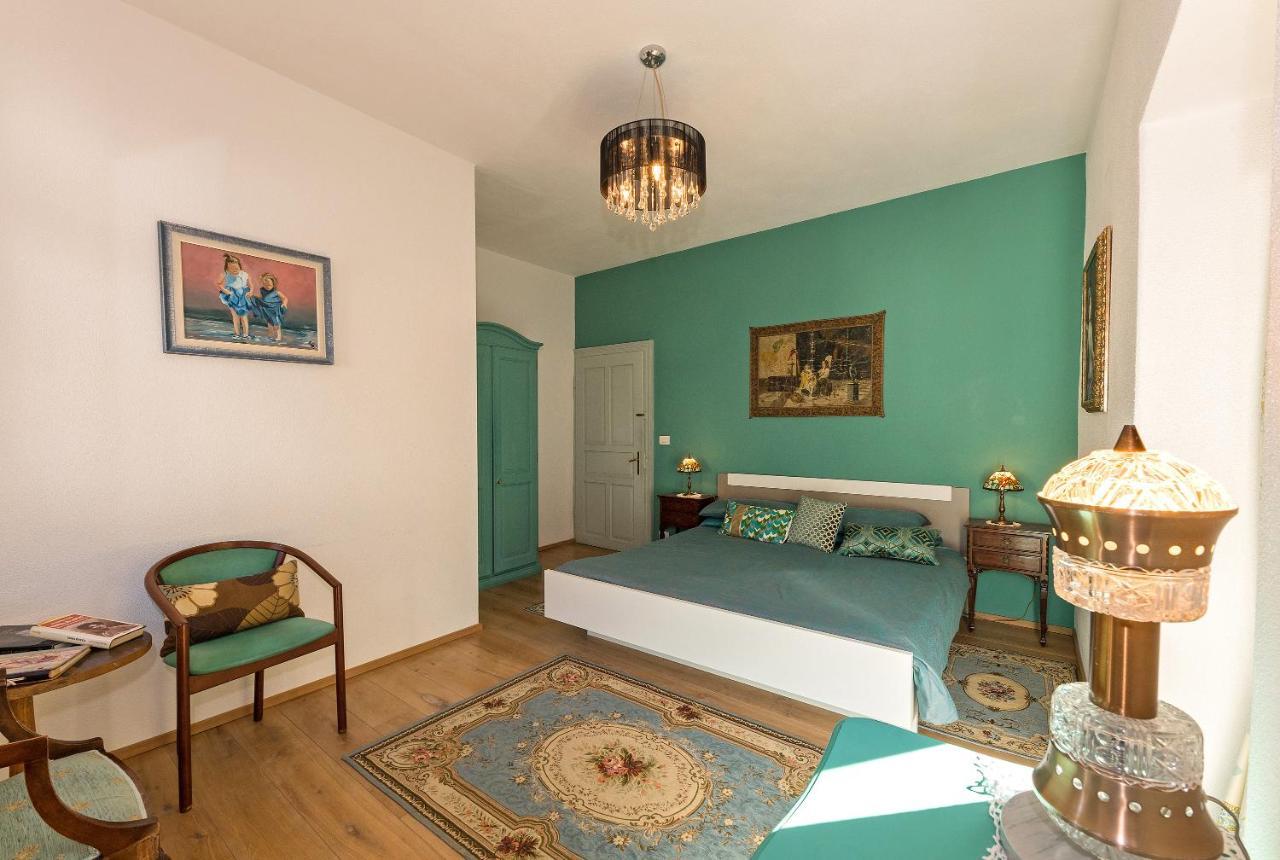 Deluxe Family Suite