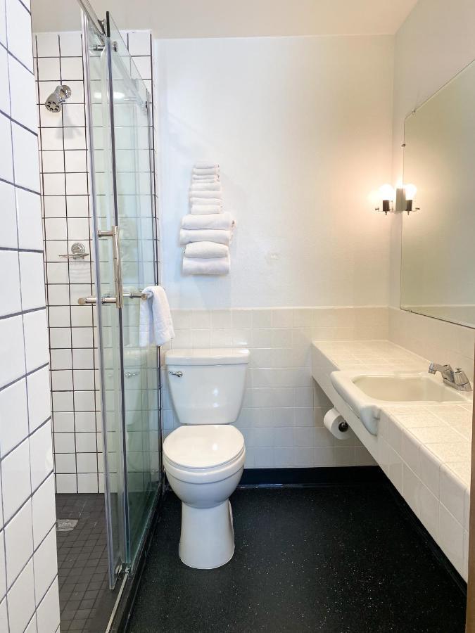 Studio Kitchenette King Bed Bunk Non-Pet Friendly