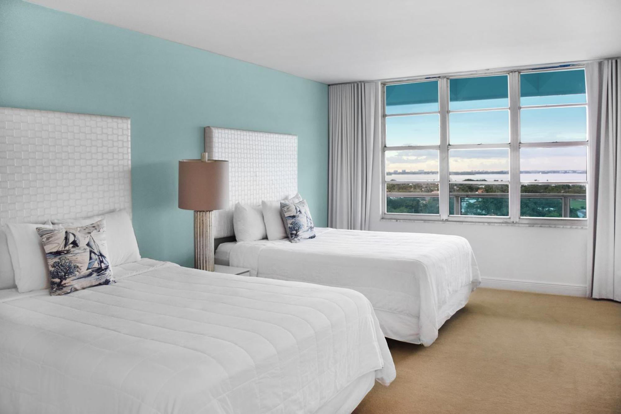 Deluxe Cityview Suite 1 Bedroom & 15 Bath Balcony