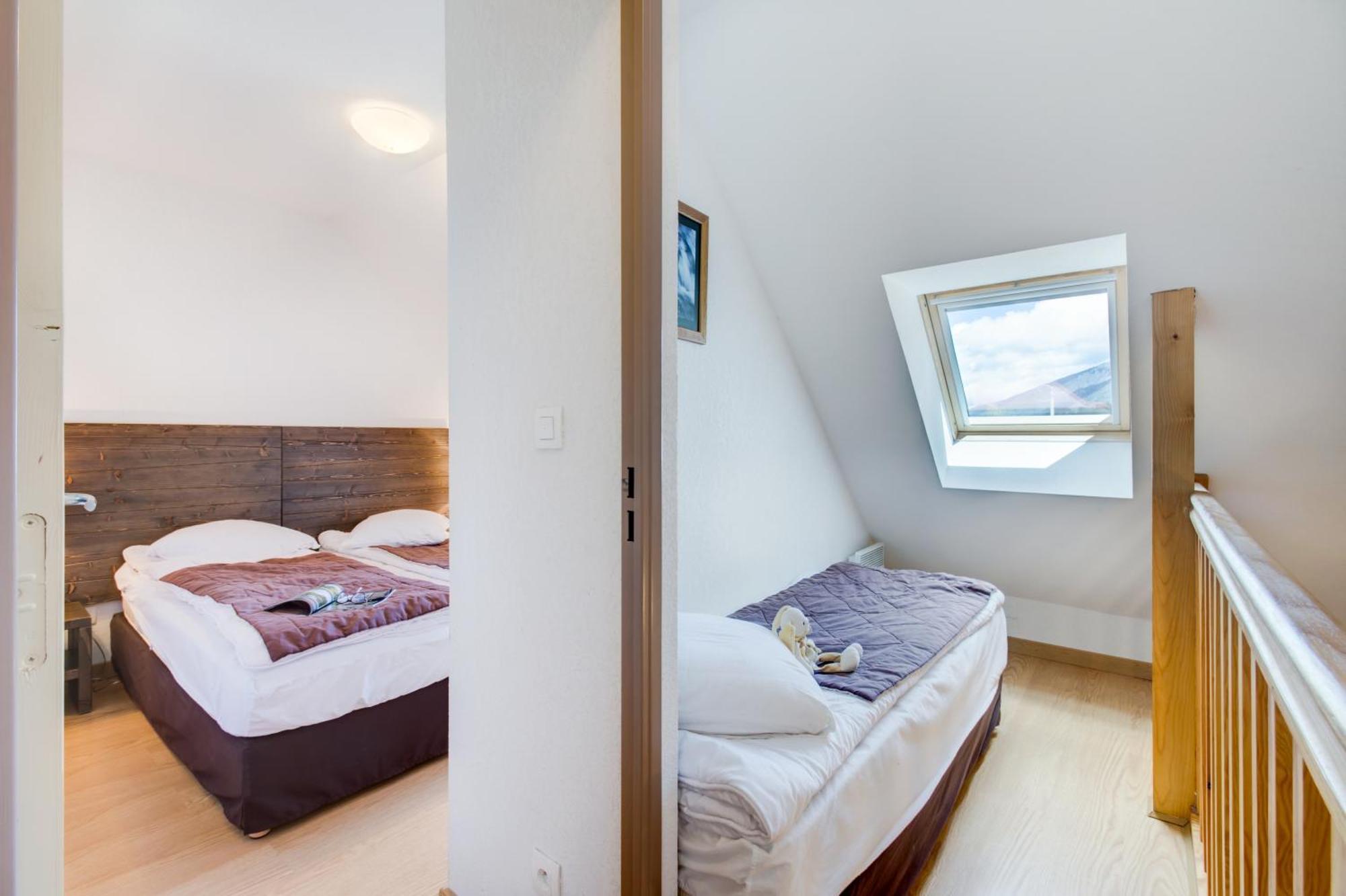 1 Bedroom Apartment sleeping area