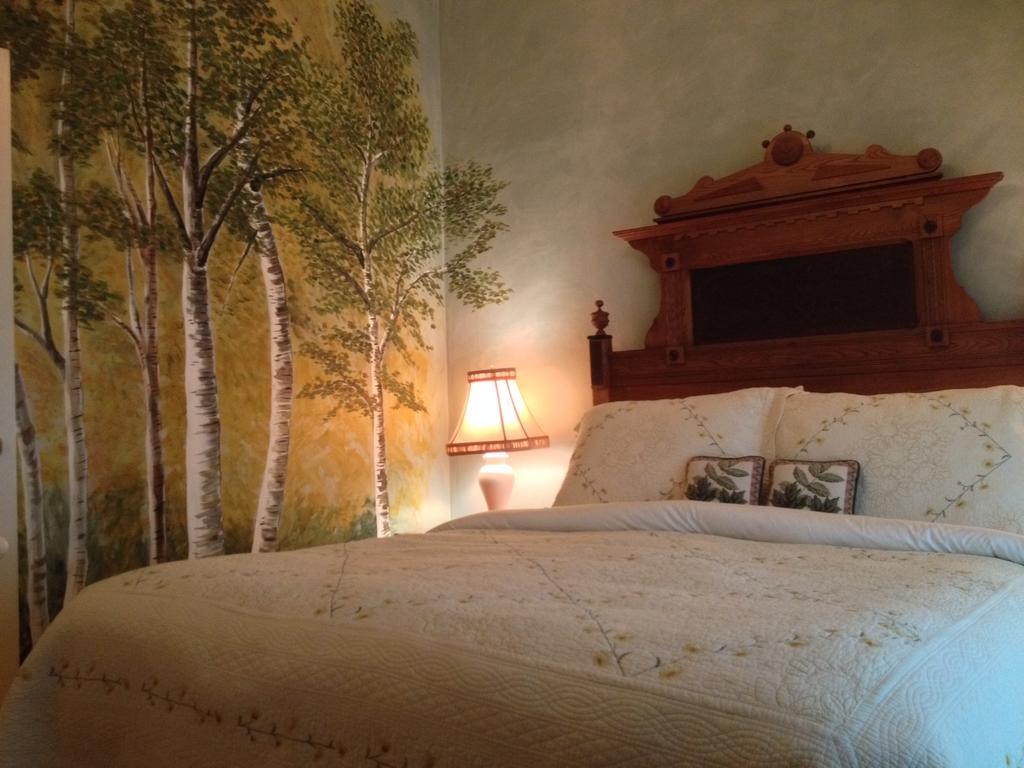 Queen Suite