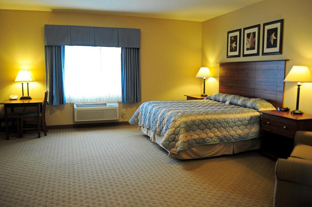 King Suite Spa Bath