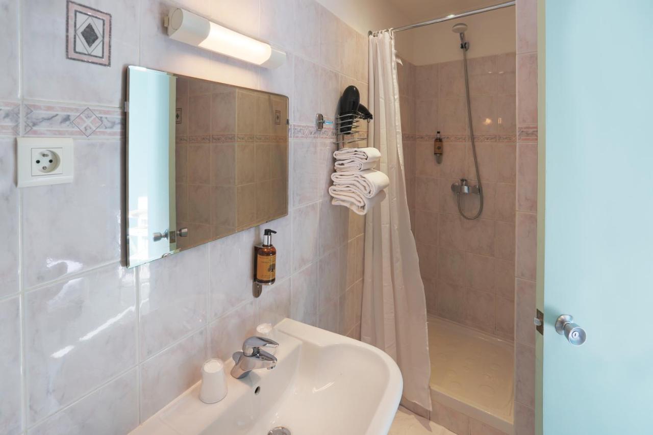 Small Double Room,1758346907:JPEG
