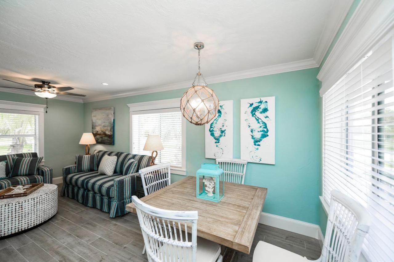 Deluxe 1 Bedroom Suite w or Patio