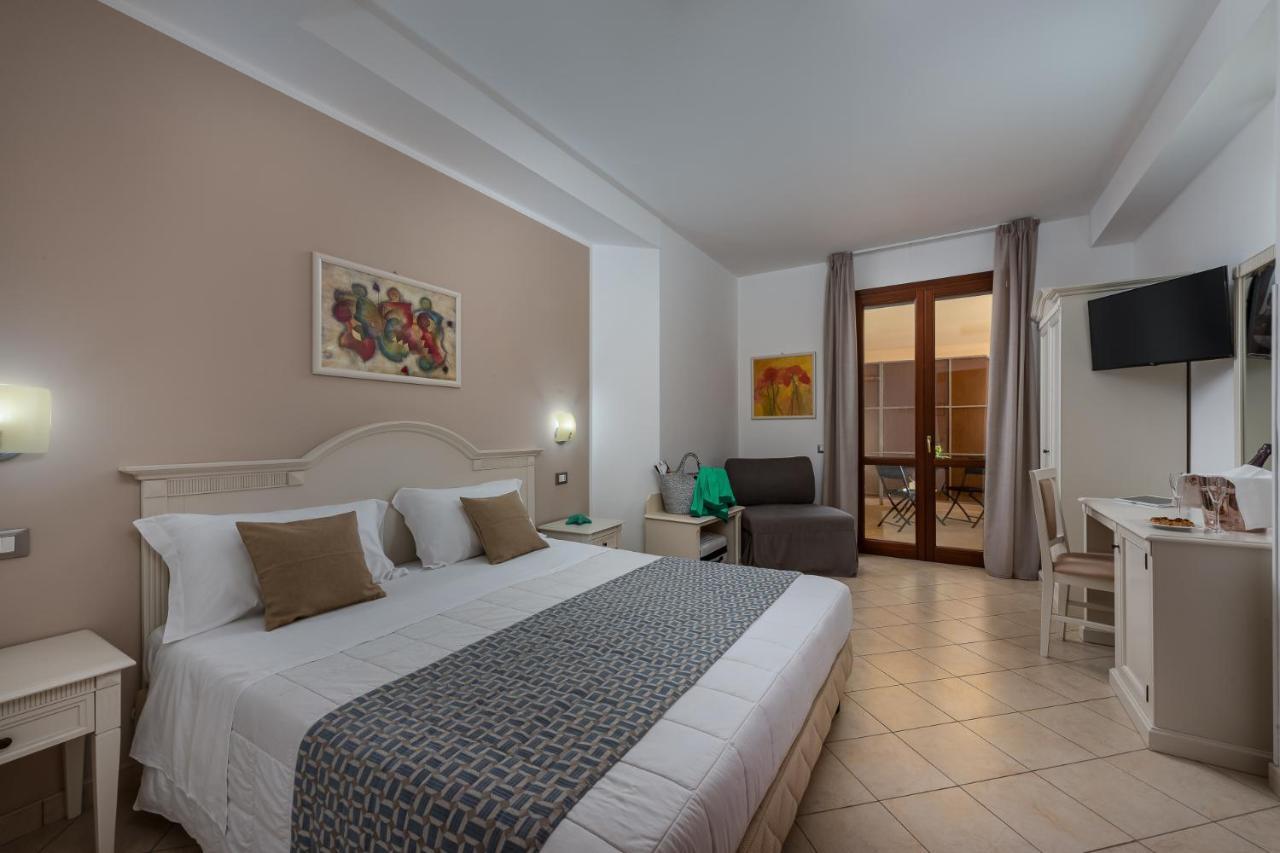 Double Room with Extra Bed,1194901141:JPEG