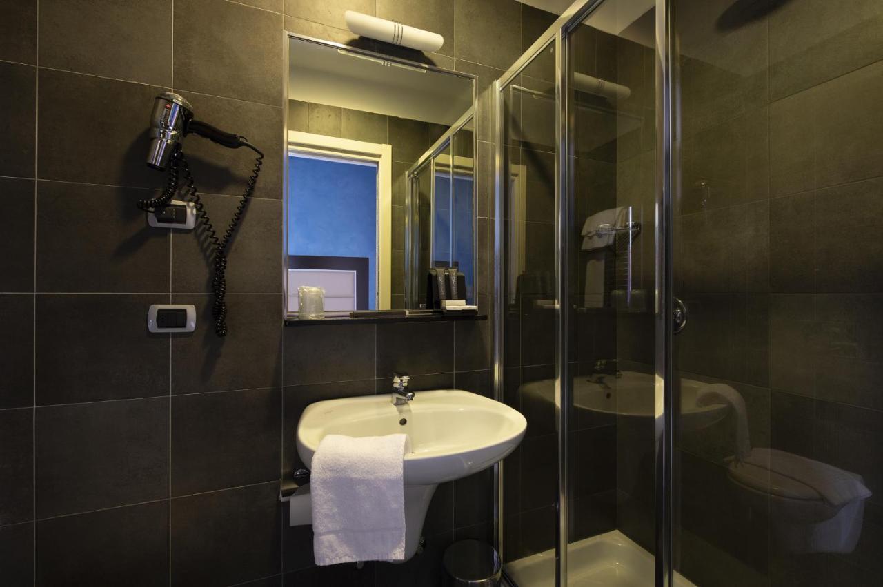 Single Room Small Double Bed