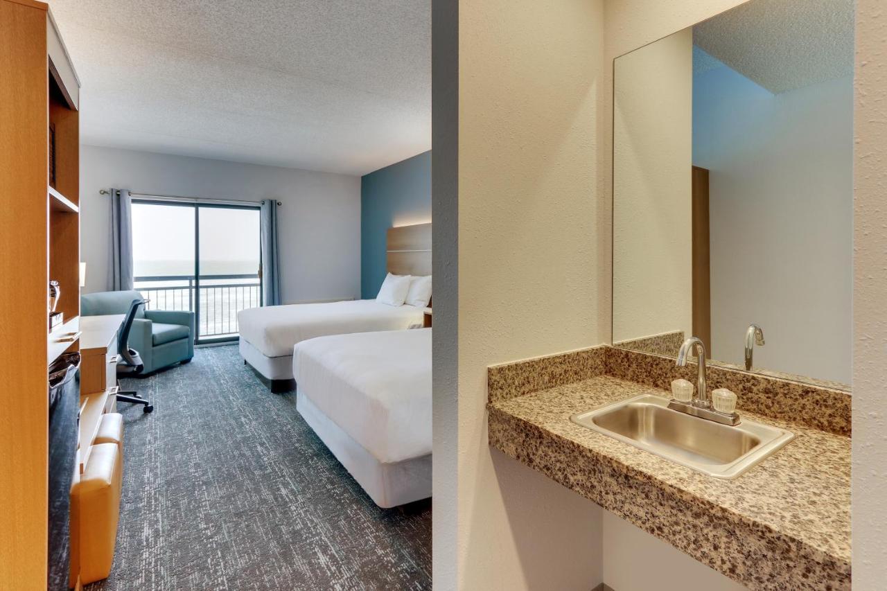 Queen Room Lake View